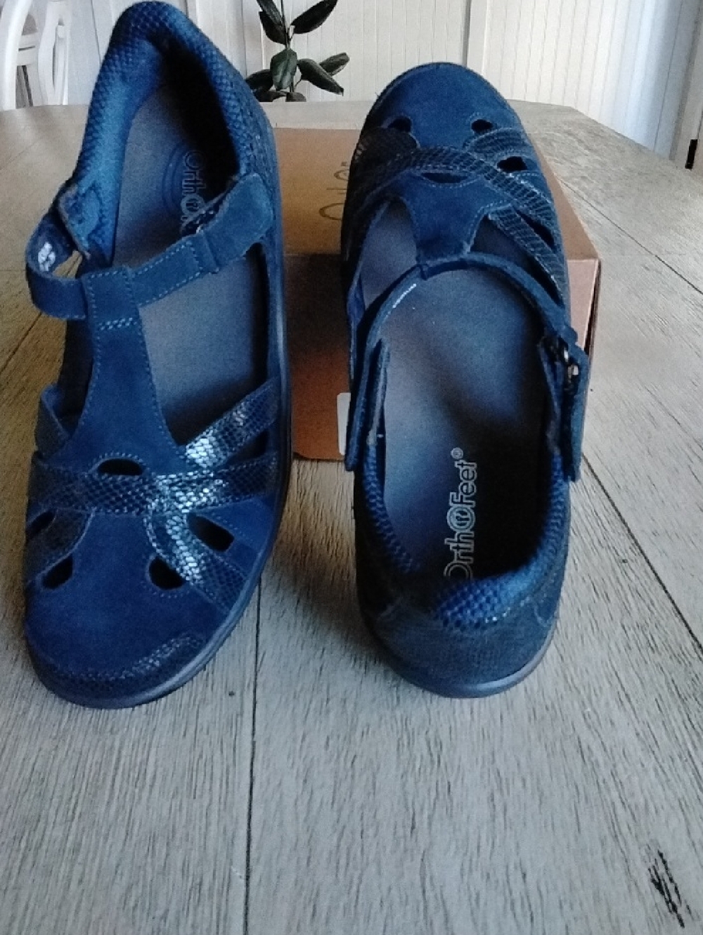 Orthofeet Women's Navy Comfort Mary Jane Shoe, Size 8.5